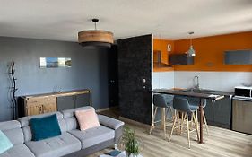Appartement dernier étage, balcon, parking gratuit !
